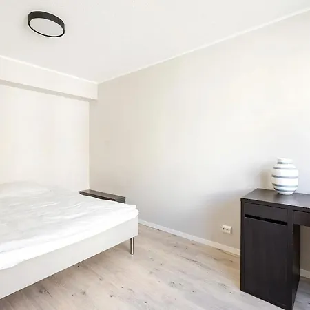 Διαμέρισμα Sentralt I Kvadraturen Med 3 Soverom, Veranda Og P-plass *
