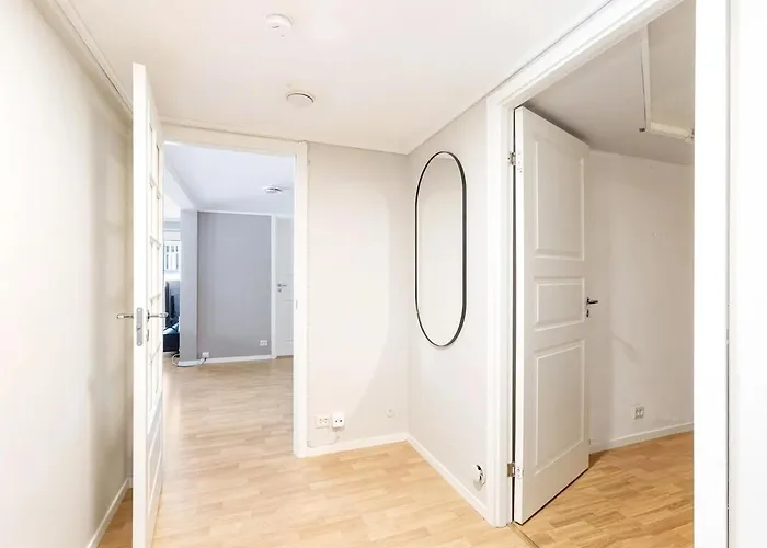 Sentralt I Kvadraturen Med 3 Soverom, Veranda Og P-plass דירה *