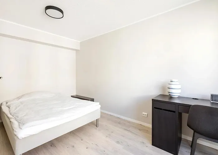 דירה Sentralt I Kvadraturen Med 3 Soverom, Veranda Og P-plass *
